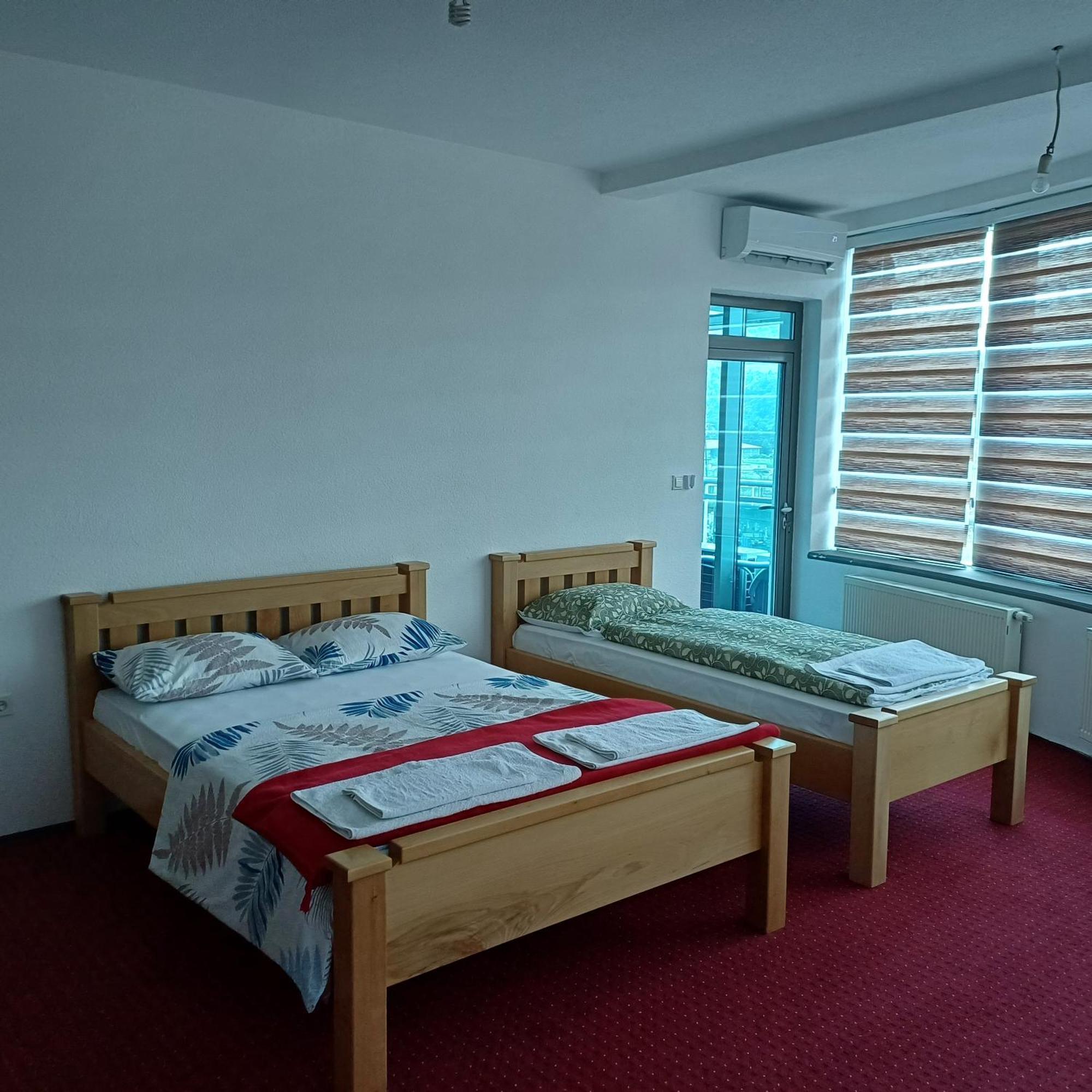 Hollywood Motel Podlugovi 외부 사진